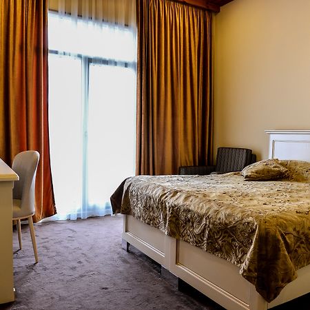 East Legend Hotel Baku Bagian luar foto