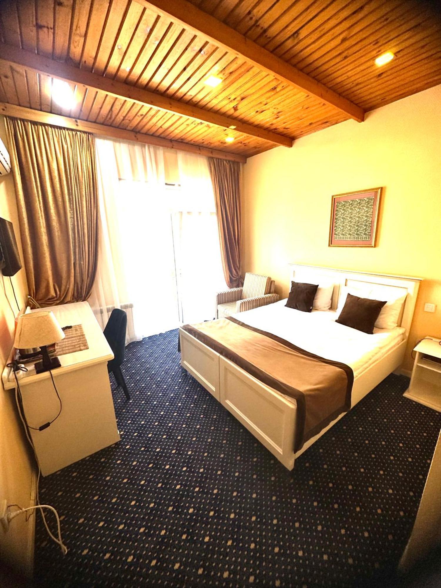East Legend Hotel Baku Bagian luar foto