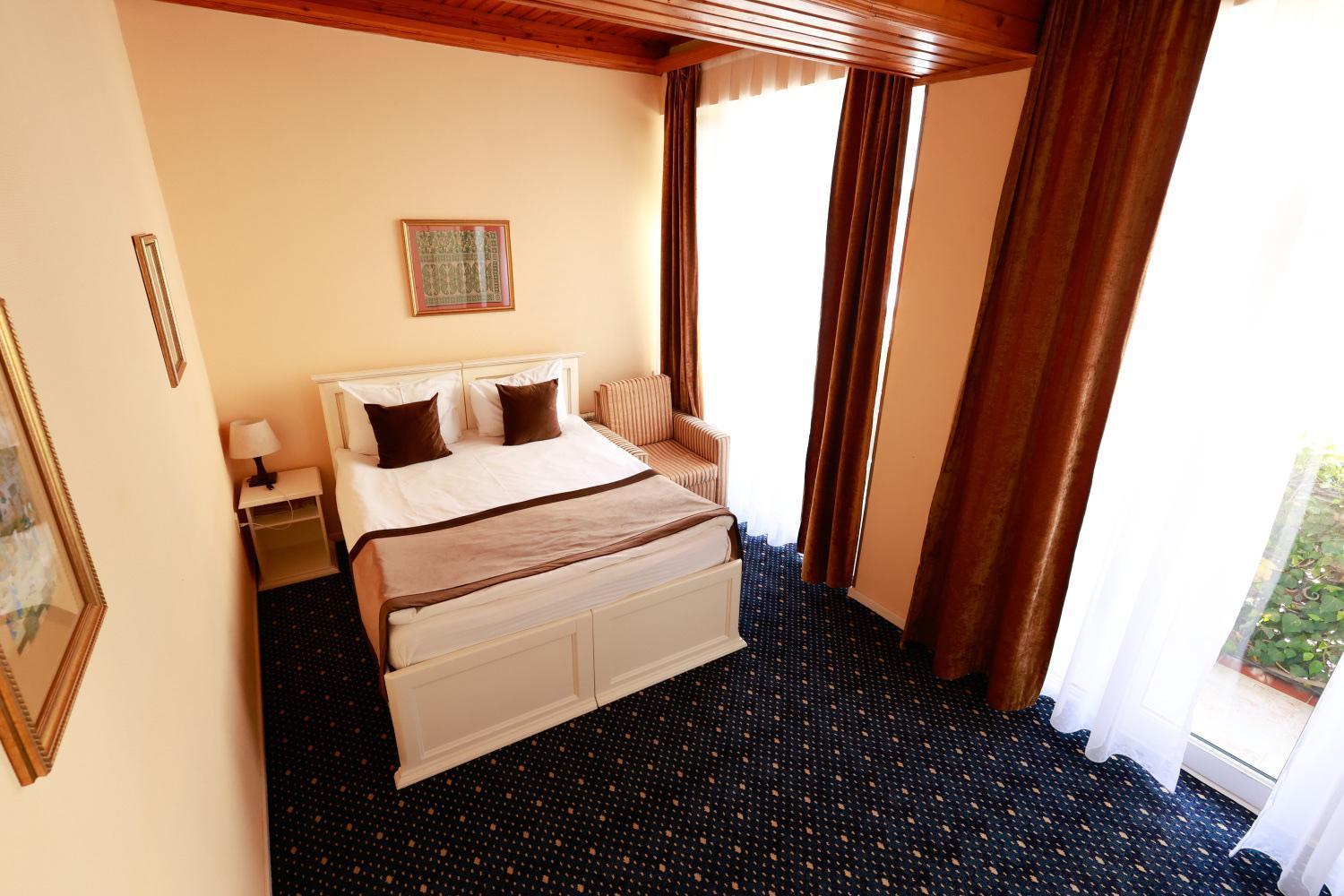 East Legend Hotel Baku Bagian luar foto