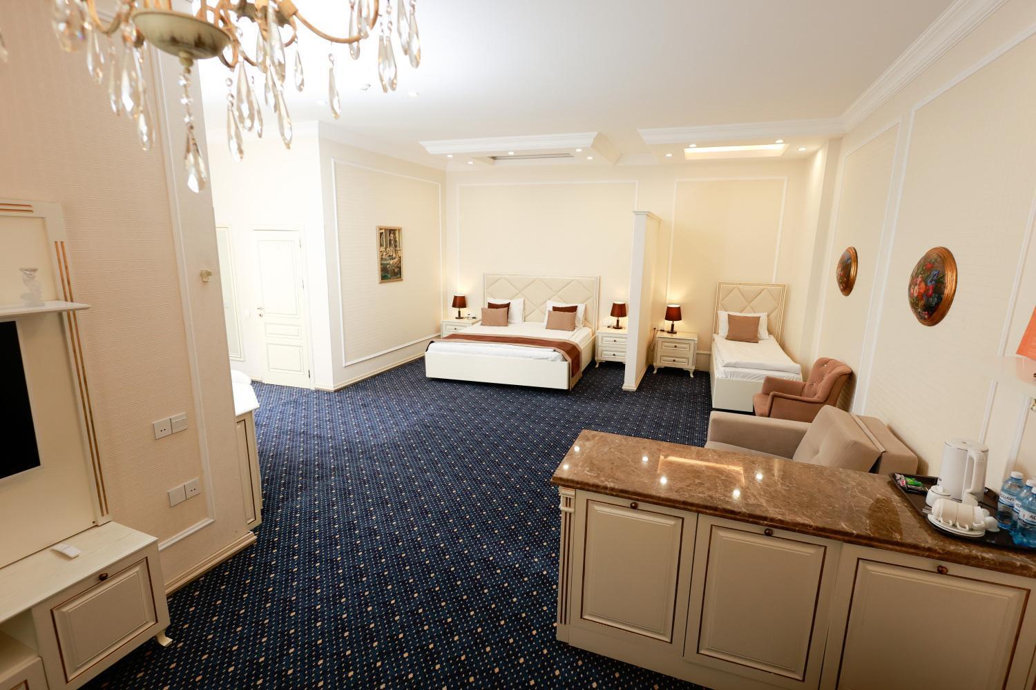 East Legend Hotel Baku Bagian luar foto