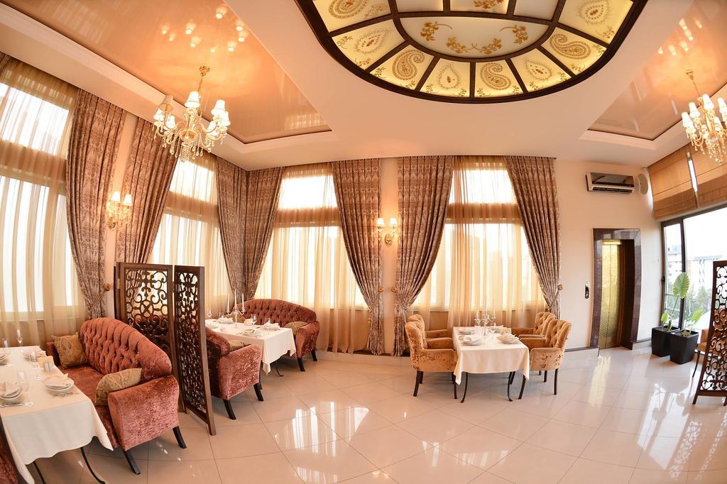 East Legend Hotel Baku Bagian luar foto
