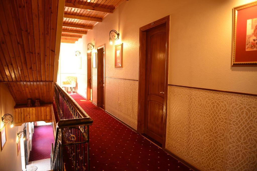 East Legend Hotel Baku Bagian luar foto