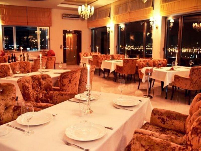 East Legend Hotel Baku Bagian luar foto