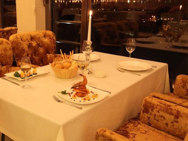 East Legend Hotel Baku Bagian luar foto