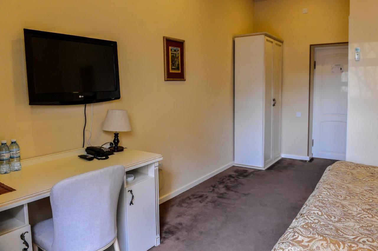 East Legend Hotel Baku Bagian luar foto