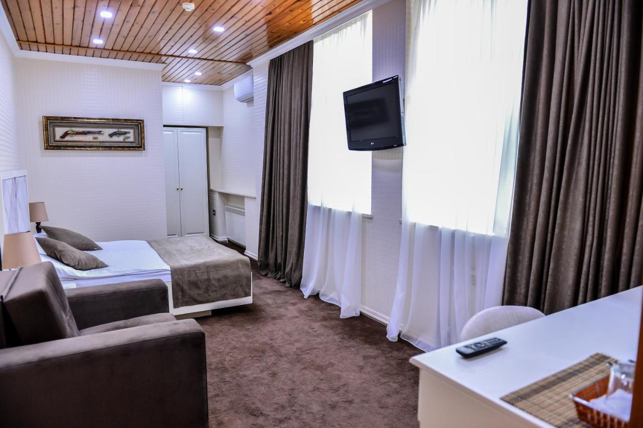 East Legend Hotel Baku Bagian luar foto